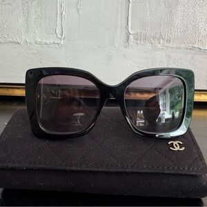 CHANEL Black Sunglasses with Iconic Logo and Matte Finish